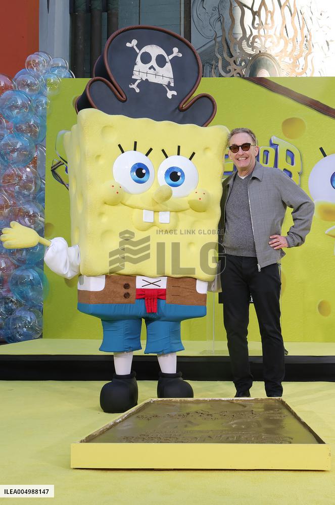 Spongebob Squarepants Places His Hand And Footprints In Cement - LA