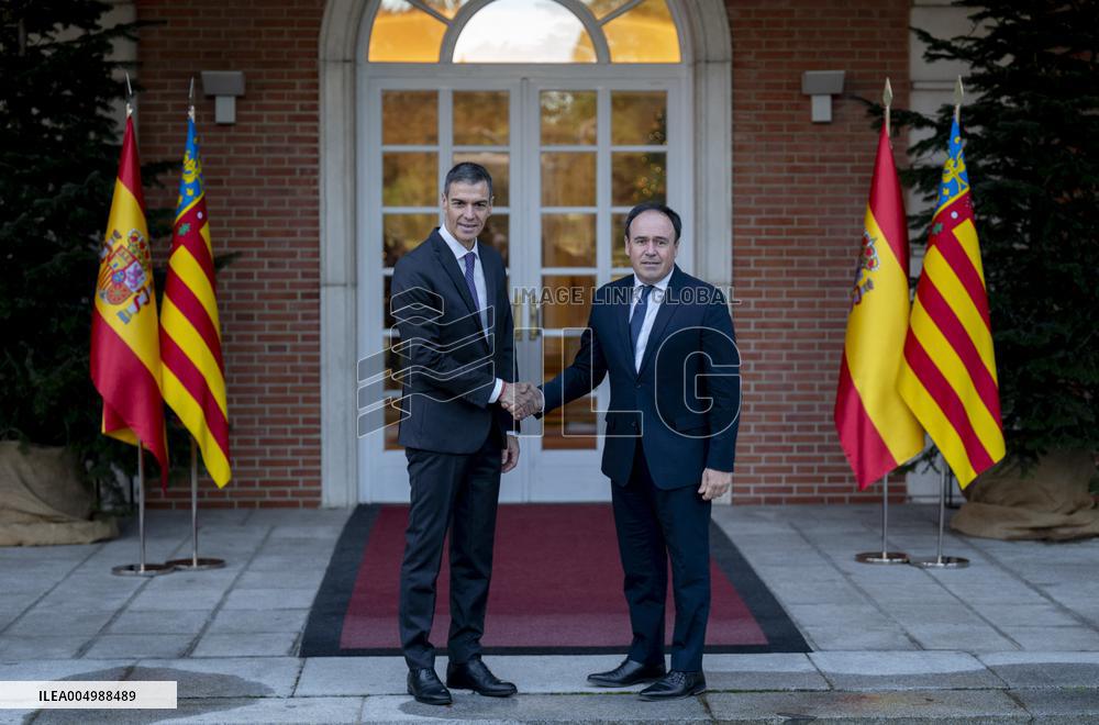 Sanchez Meets Pérez Llorca After Investiture - Madrid
