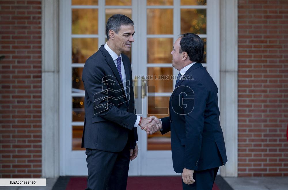 Sanchez Meets Pérez Llorca After Investiture - Madrid