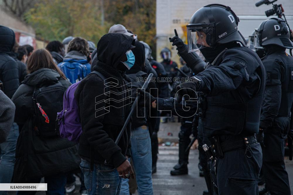 Mossos Prepare to Evict Settlement - Barcelona