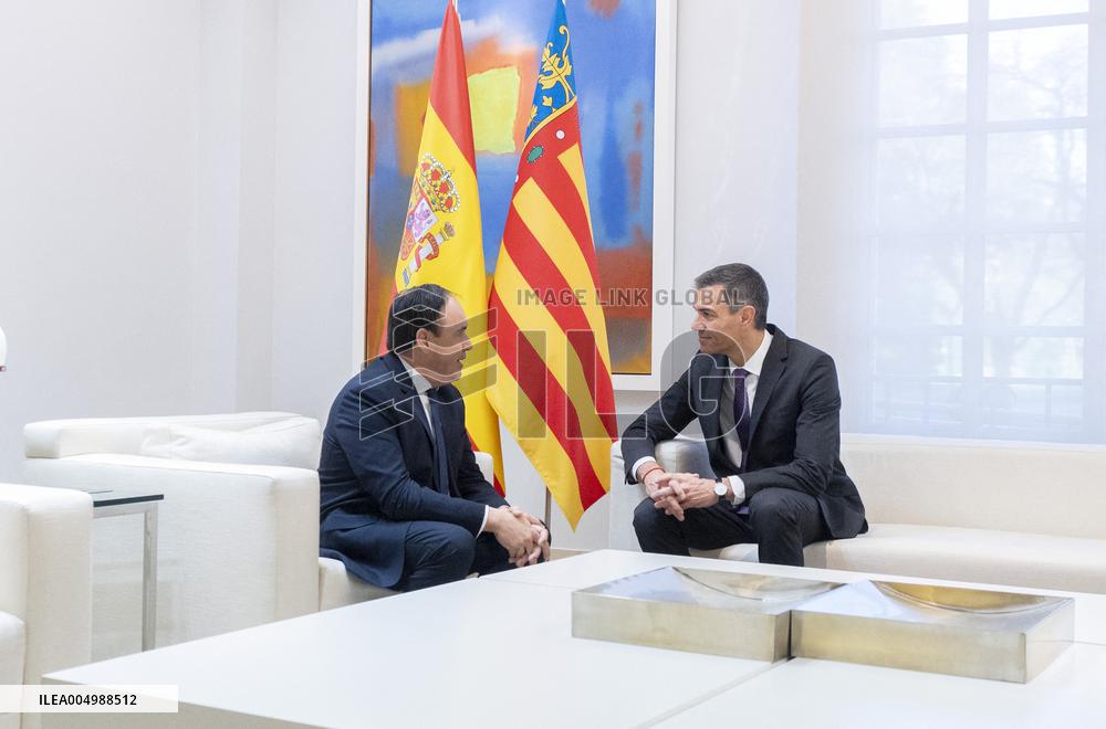 Sanchez Meets Pérez Llorca After Investiture - Madrid