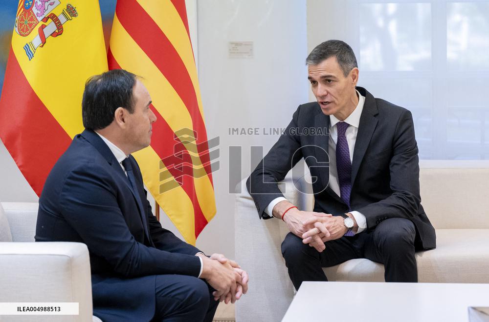 Sanchez Meets Pérez Llorca After Investiture - Madrid