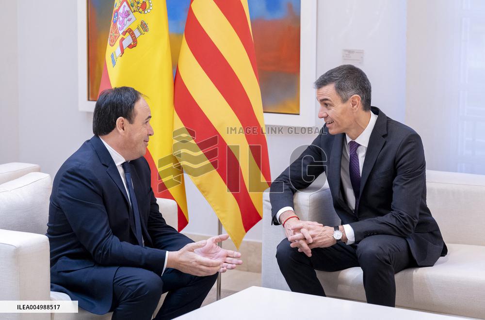 Sanchez Meets Pérez Llorca After Investiture - Madrid