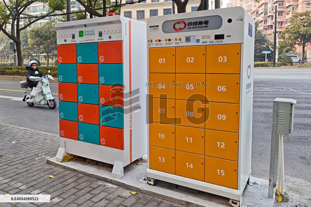 Electric Bicycles Pilot Battery Swapping Device