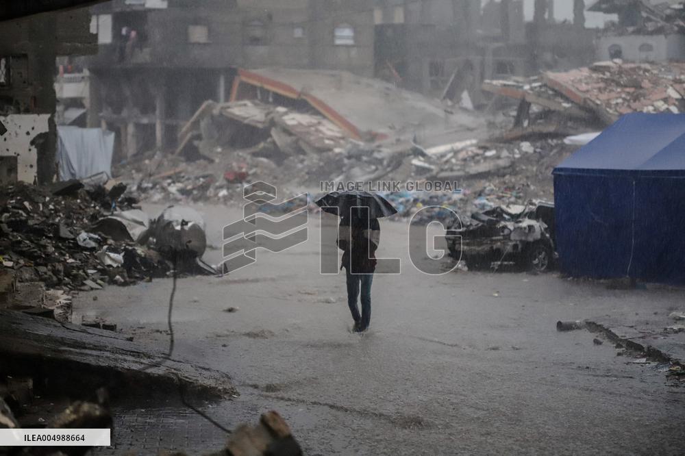 Palestinian Civilians In Jabalia - Gaza