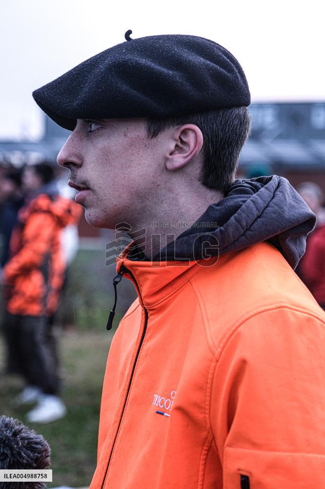Farmers Block the A61 Motorway - Castelnaudary