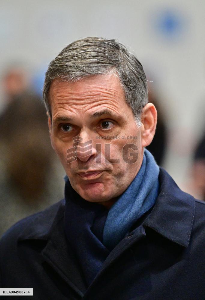 Macron Discusses Democracy Challenges With Readers - Marseille