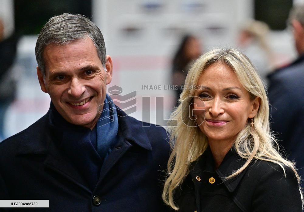 Macron Discusses Democracy Challenges With Readers - Marseille