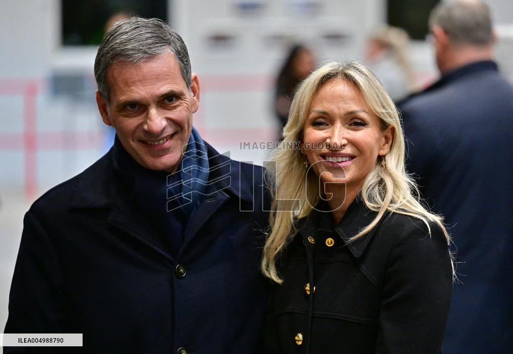 Macron Discusses Democracy Challenges With Readers - Marseille