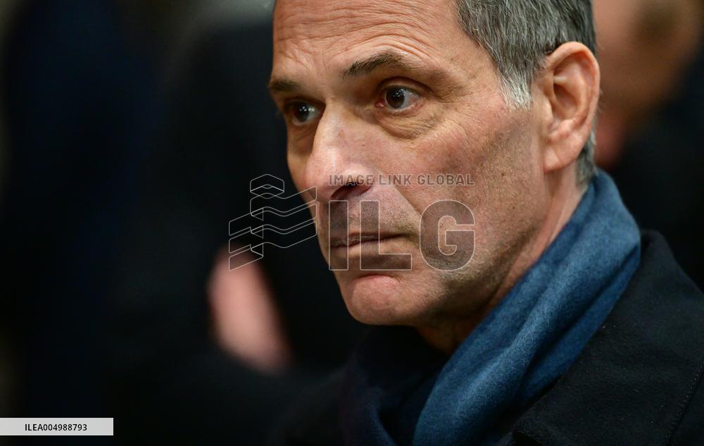 Macron Discusses Democracy Challenges With Readers - Marseille