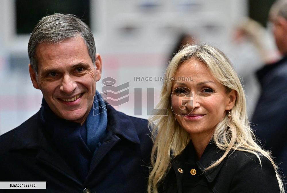 Macron Discusses Democracy Challenges With Readers - Marseille