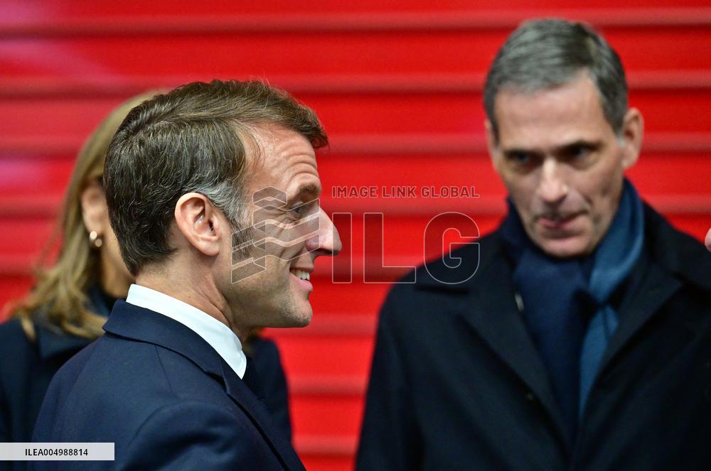 Macron Discusses Democracy Challenges With Readers - Marseille