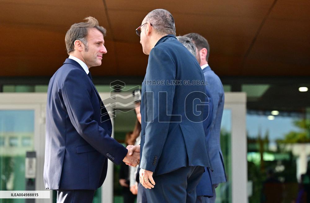 Macron Discusses Democracy Challenges With Readers - Marseille