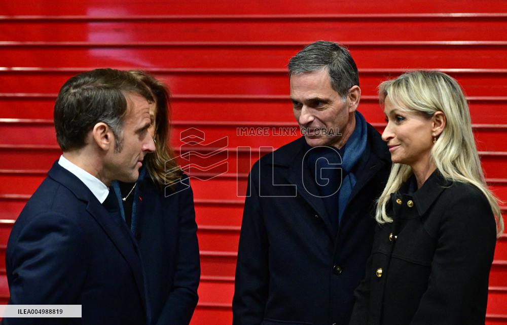 Macron Discusses Democracy Challenges With Readers - Marseille