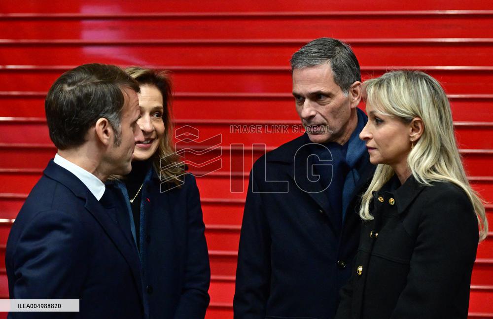 Macron Discusses Democracy Challenges With Readers - Marseille