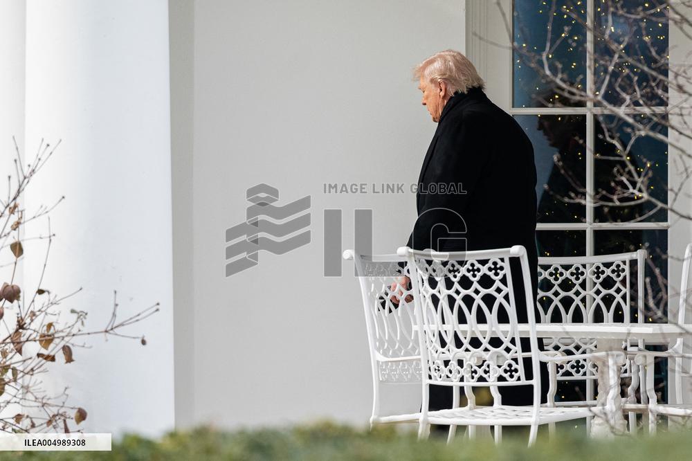 Trump Aides Walk On White House South Lawn - DC