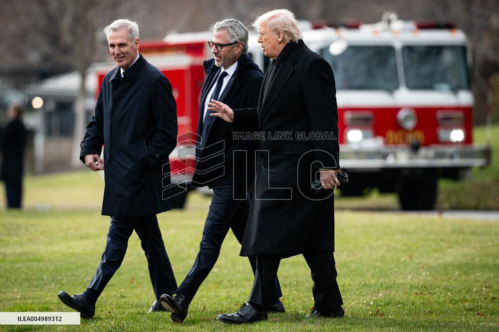Trump Aides Walk On White House South Lawn - DC