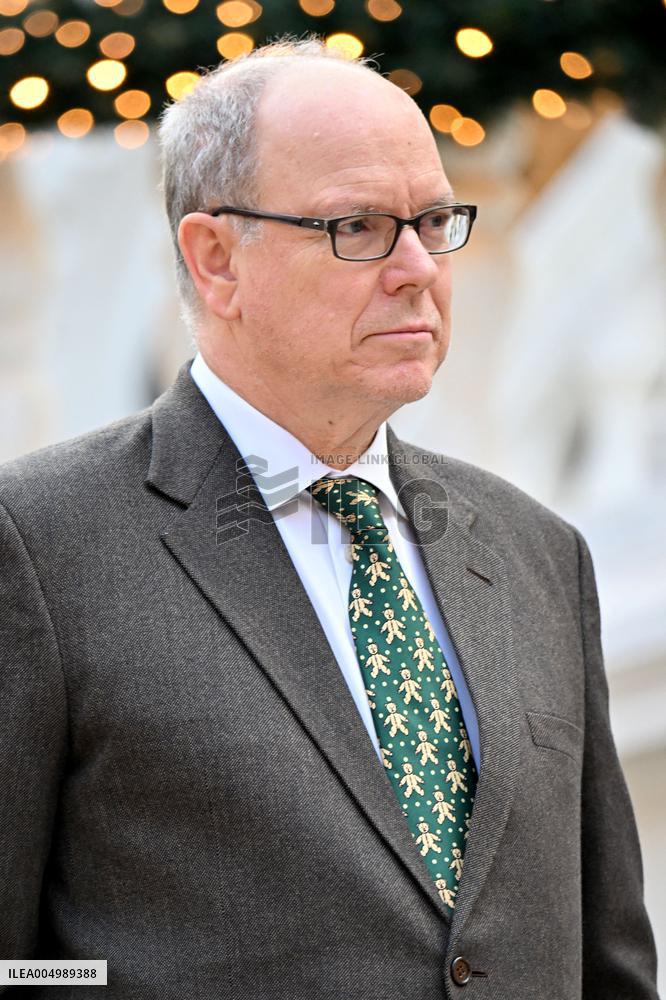 NO TABLOIDS - Prince Albert II And Princess Charlene Host Christmas Tree At Palace - Monaco