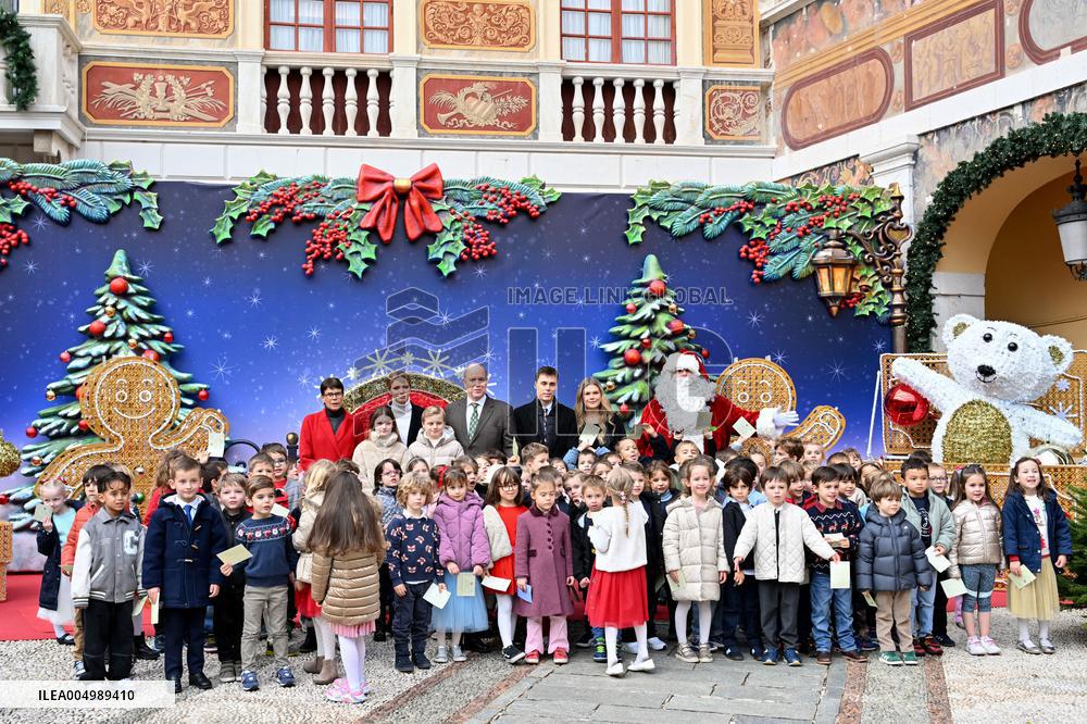 NO TABLOIDS - Prince Albert II And Princess Charlene Host Christmas Tree At Palace - Monaco