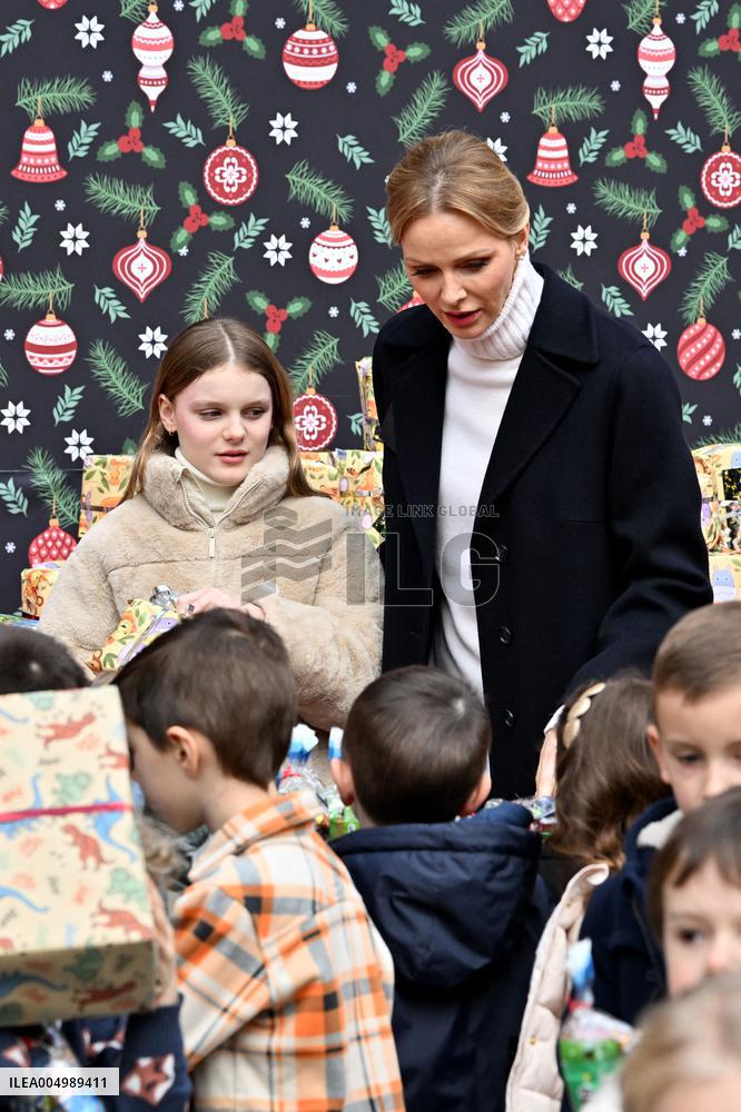 NO TABLOIDS - Prince Albert II And Princess Charlene Host Christmas Tree At Palace - Monaco