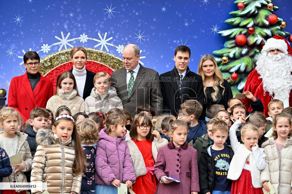 NO TABLOIDS - Prince Albert II And Princess Charlene Host Christmas Tree At Palace - Monaco