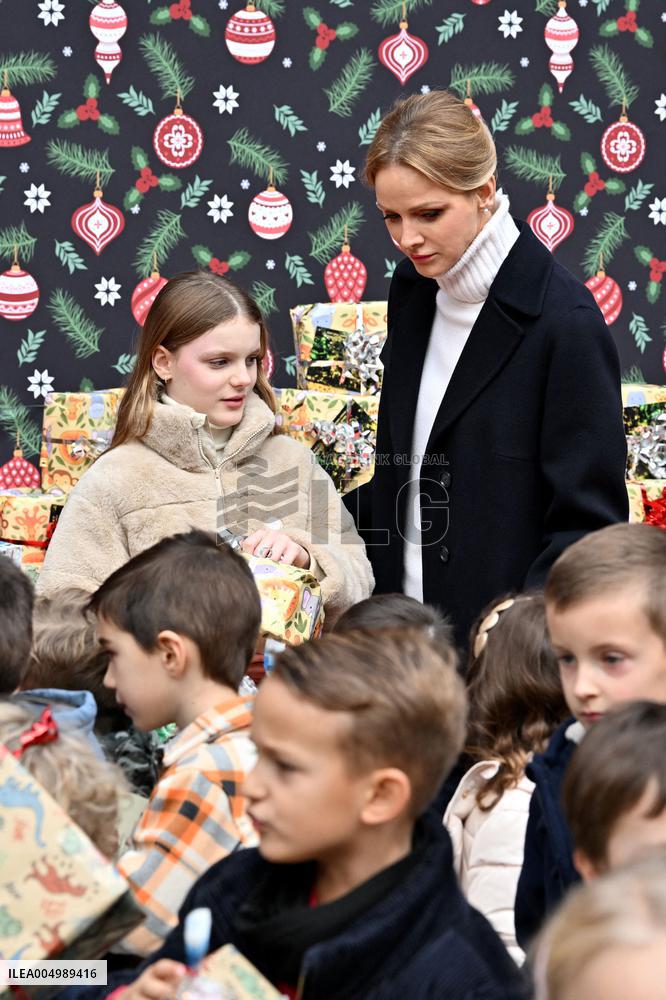 NO TABLOIDS - Prince Albert II And Princess Charlene Host Christmas Tree At Palace - Monaco