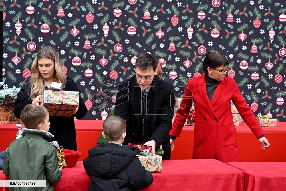 NO TABLOIDS - Prince Albert II And Princess Charlene Host Christmas Tree At Palace - Monaco