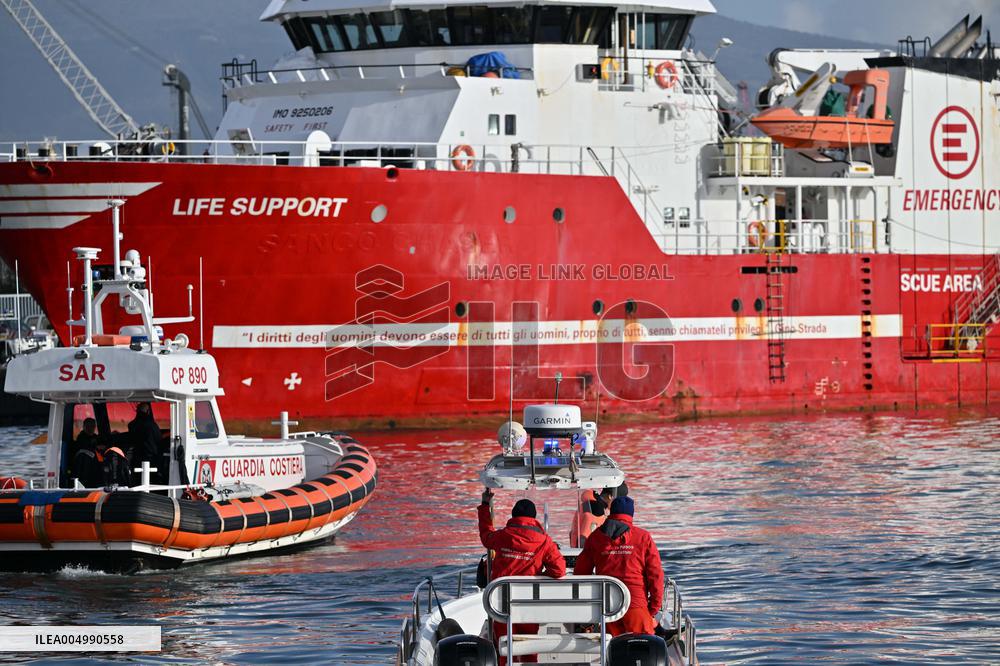 Emergency Rescue Ship Arrives In Port - Naples