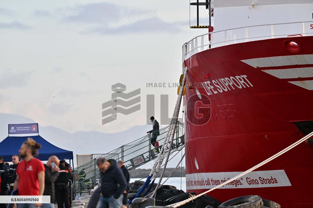 Emergency Rescue Ship Arrives In Port - Naples