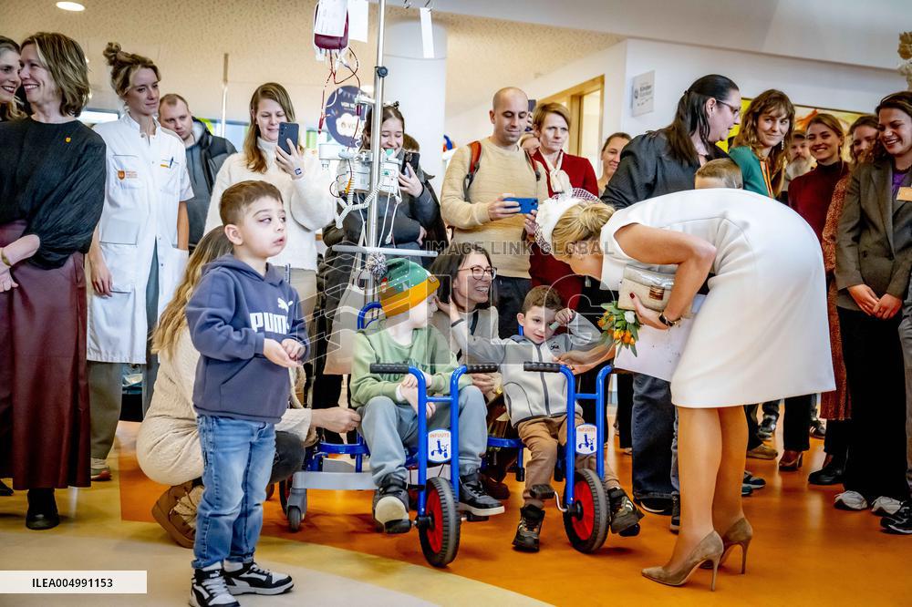 Queen Maxima Meets Children Before Signing Partnership - Utrecht