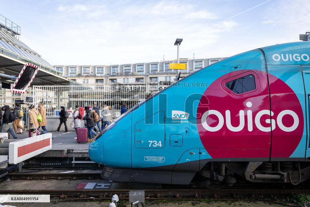 Illustration of the Gare de Lyon during the Christmas holiday departures - Paris AJ
