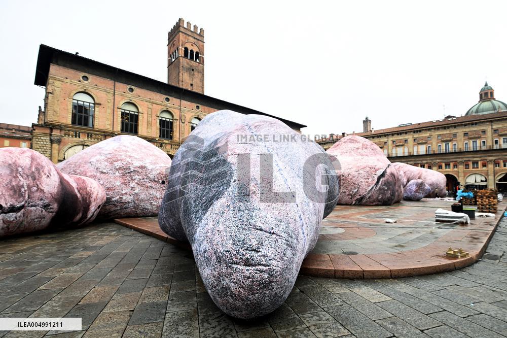 Giant Rocks Arrive in Piazza Maggiore - Bologna