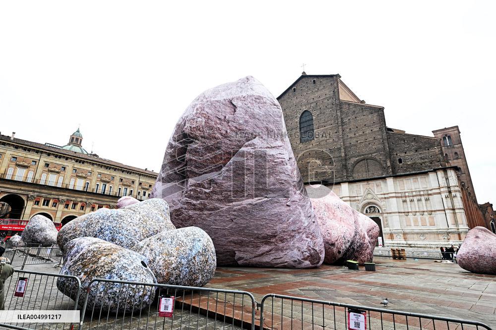 Giant Rocks Arrive in Piazza Maggiore - Bologna