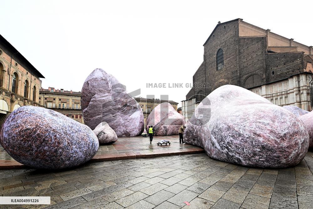 Giant Rocks Arrive in Piazza Maggiore - Bologna