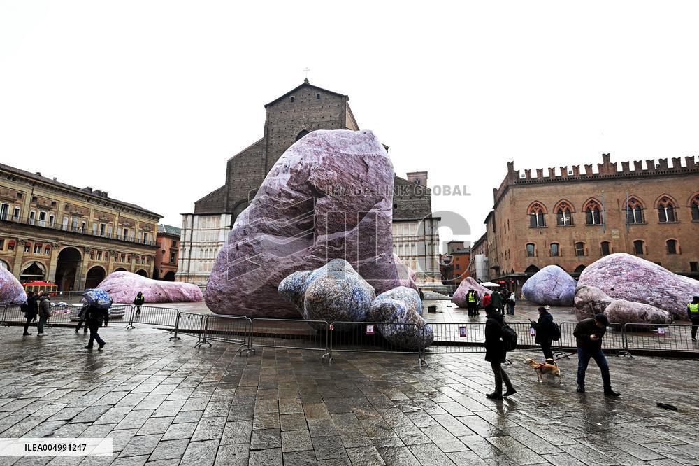 Giant Rocks Arrive in Piazza Maggiore - Bologna