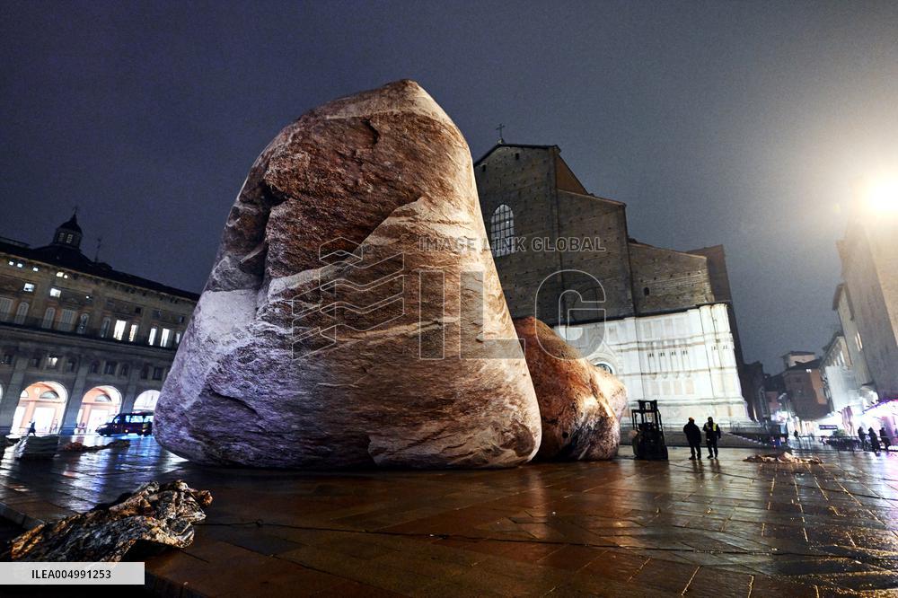 Giant Rocks Arrive in Piazza Maggiore - Bologna