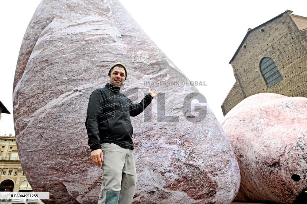 Giant Rocks Arrive in Piazza Maggiore - Bologna