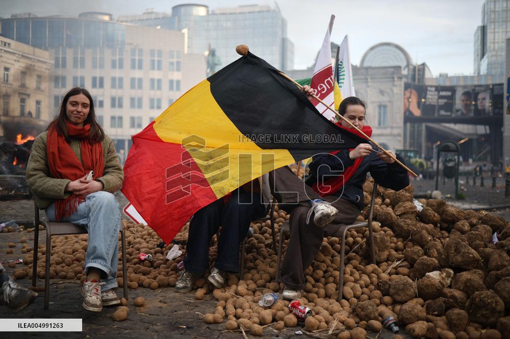 Farmers Protest Ahead Of EU Summit - Brussels