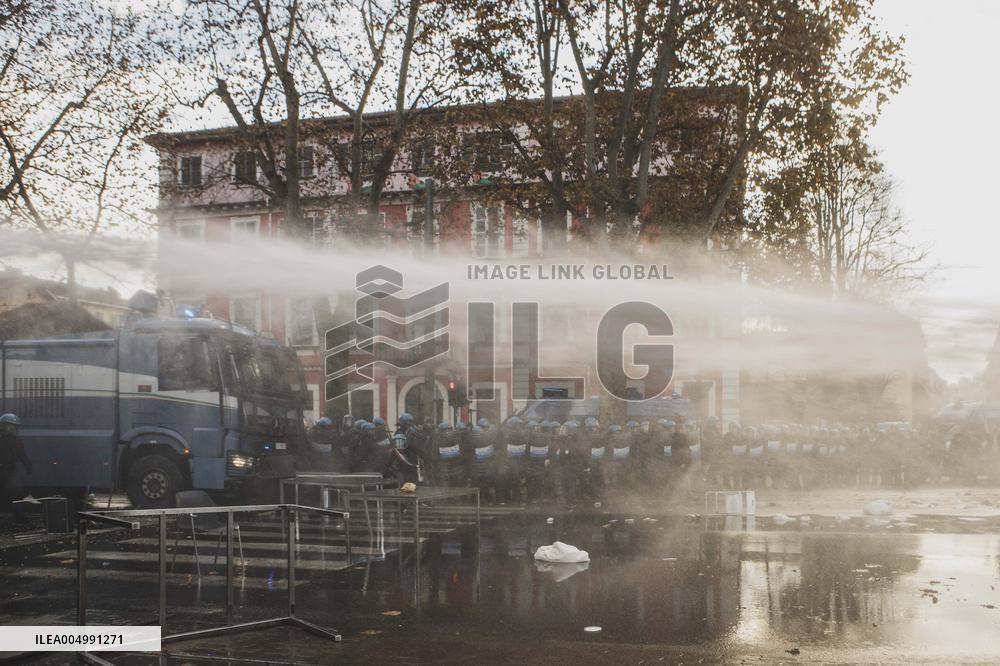 Police Raid on The Askatasuna Social Center - Turin