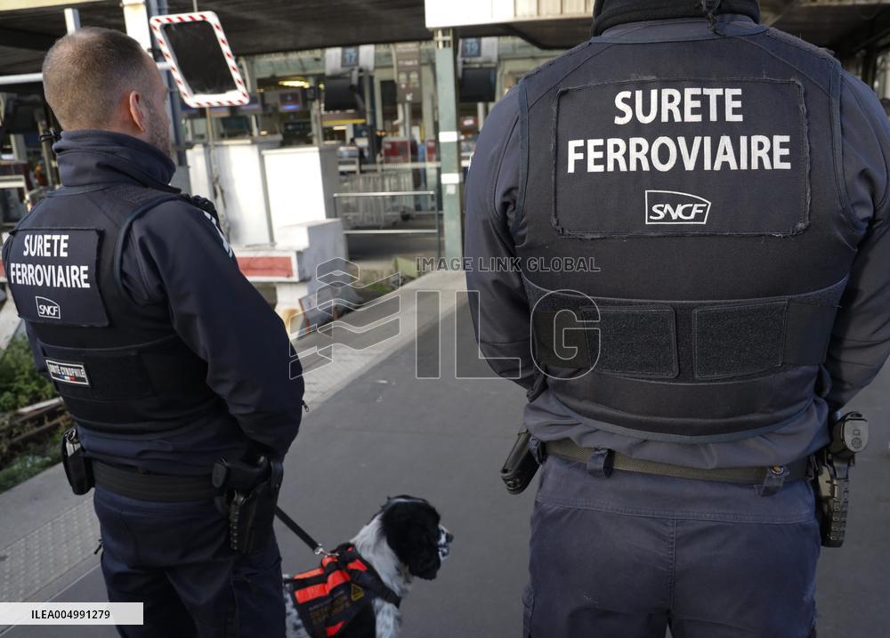 SNCF Illustration de la Police Ferroviaire a la Gare de Lyon