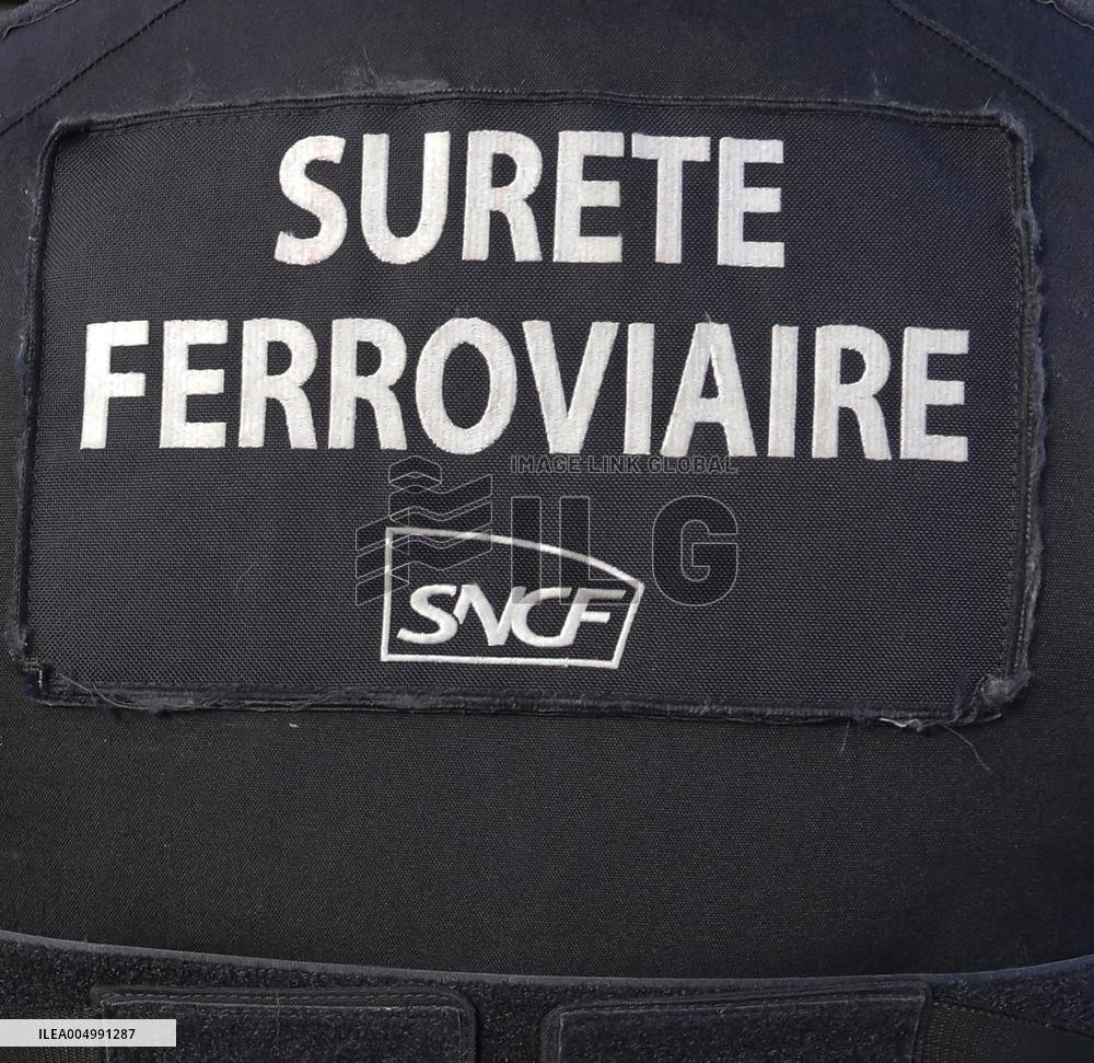 SNCF Illustration de la Police Ferroviaire a la Gare de Lyon