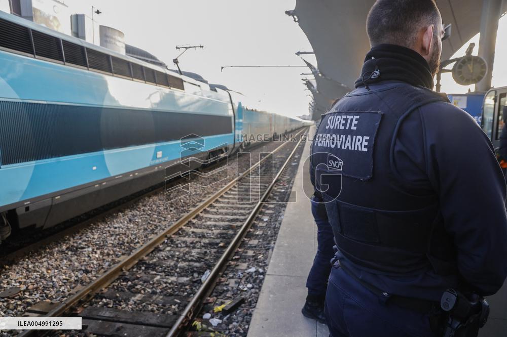 SNCF Illustration de la Police Ferroviaire a la Gare de Lyon