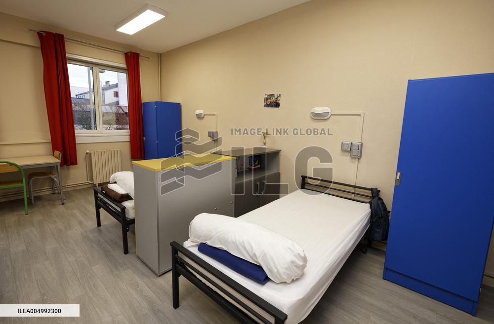 Jean-Pierre Farandou Visits To EPIDE - Margny-les-Compiegne