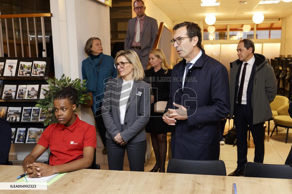 Jean-Pierre Farandou Visits To EPIDE - Margny-les-Compiegne