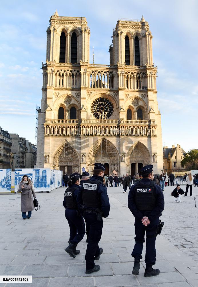 Security Measures At Notre Dame de Paris - Paris