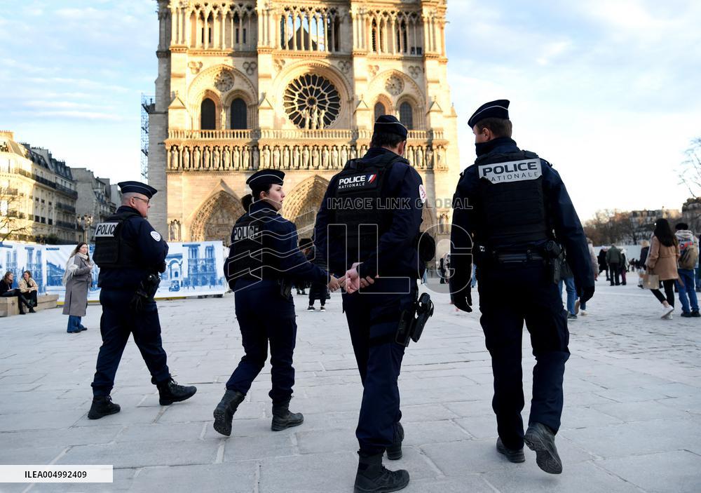 Security Measures At Notre Dame de Paris - Paris