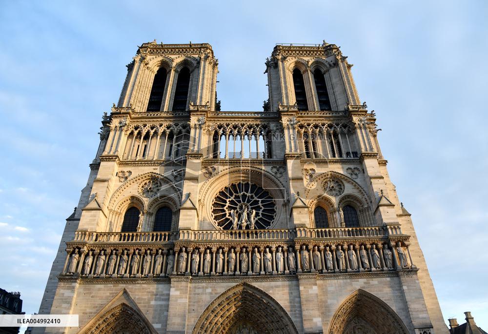 Security Measures At Notre Dame de Paris - Paris