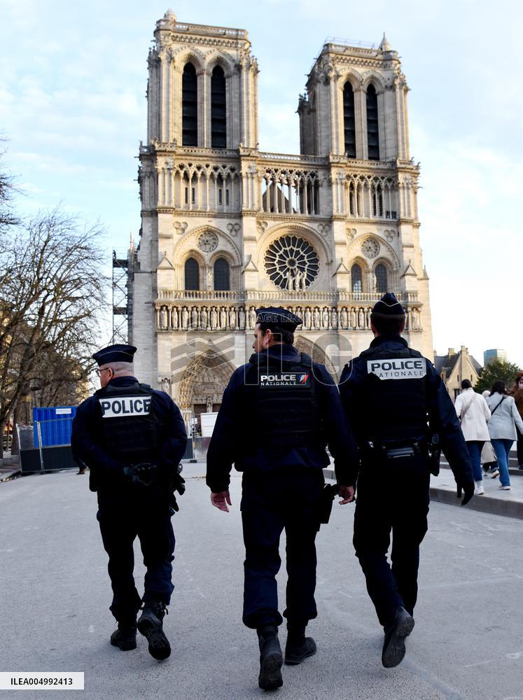 Security Measures At Notre Dame de Paris - Paris