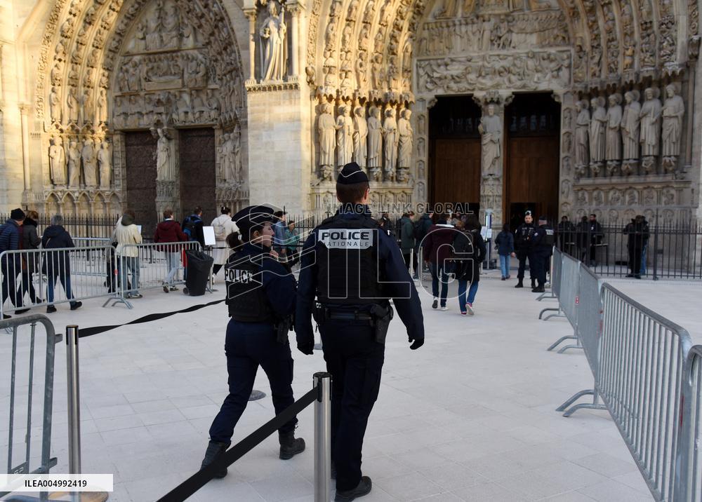 Security Measures At Notre Dame de Paris - Paris