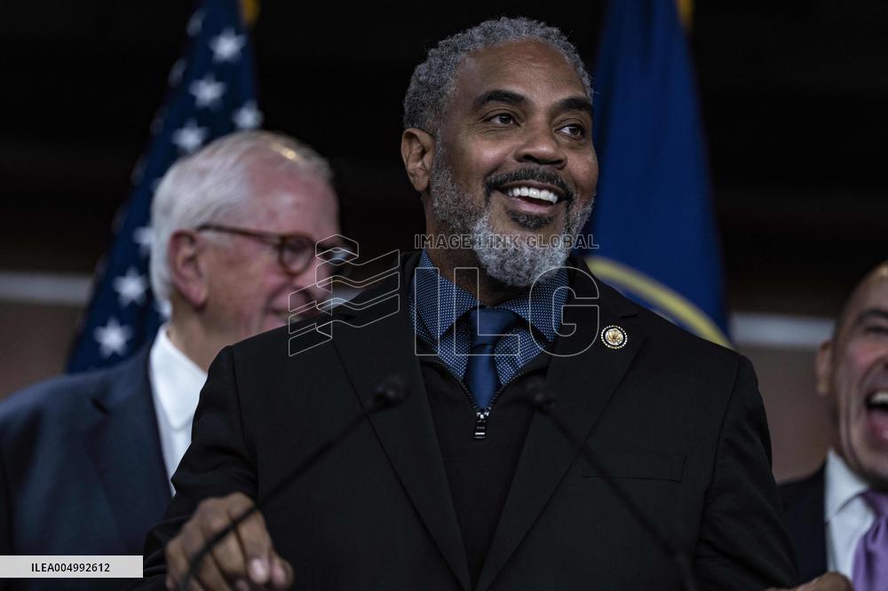 US House Democrats Press Conference on the Proposed American Affordability Bill
